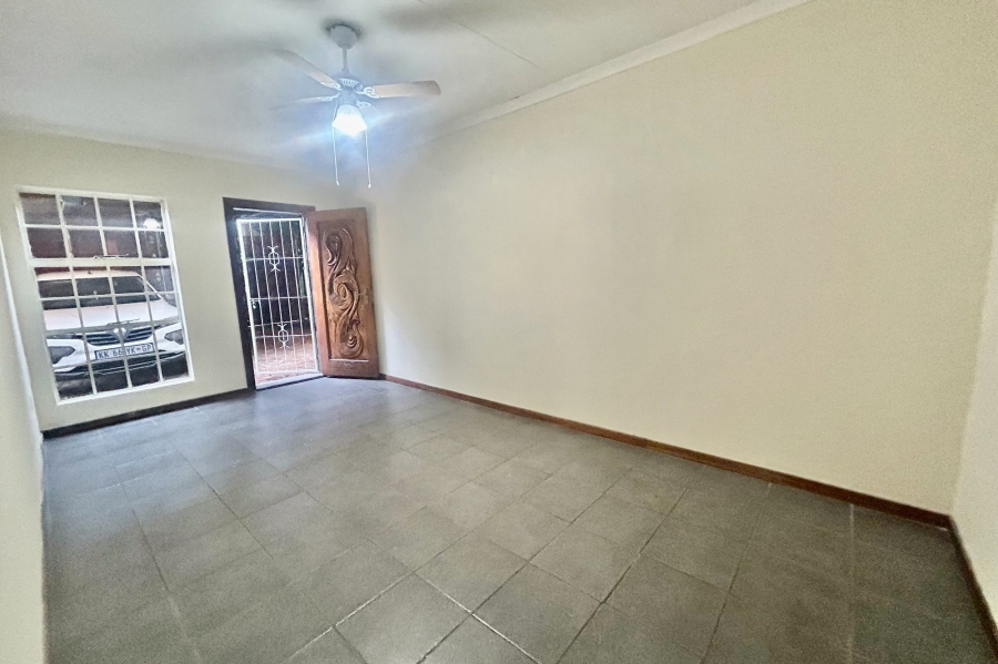 5 Bedroom Property for Sale in Ifafi North West